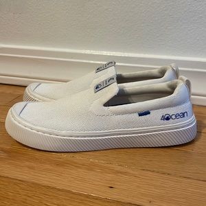 Cariuma White Slip on Sneakers 6.5